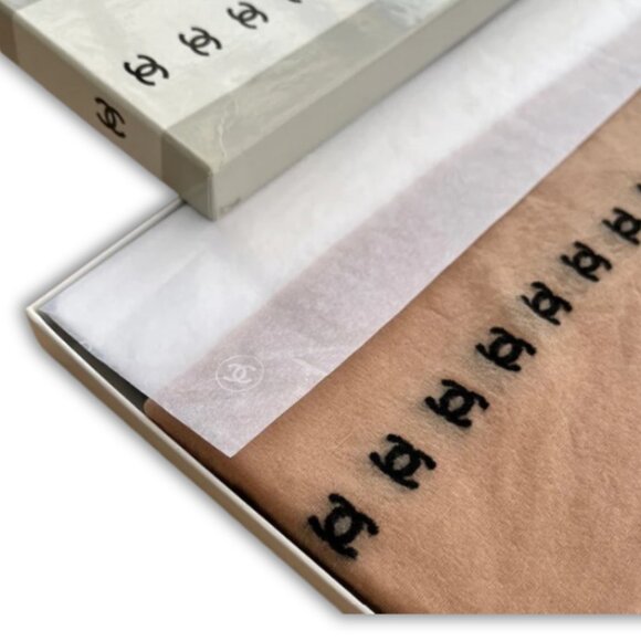 CHANEL Tights Size 2 New Sheer Natural & Black CC stripe logos on side - Picture 9 of 11